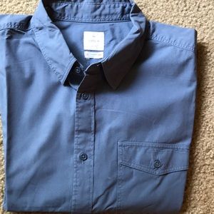 Men’s Gap button up🌟